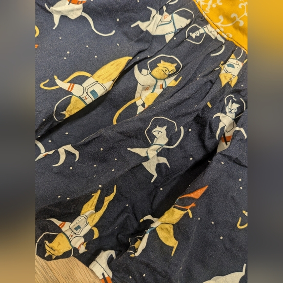 Two snuggle bugs size 6 cat astronauts space top - Picture 2 of 3